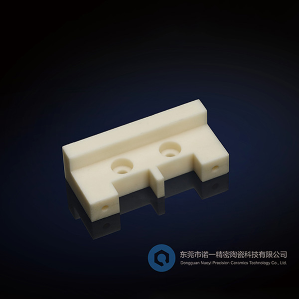 復(fù)雜氧化鋁陶瓷件非標(biāo)定制